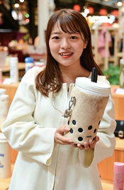 特大タピオカのショルダーバッグの写真