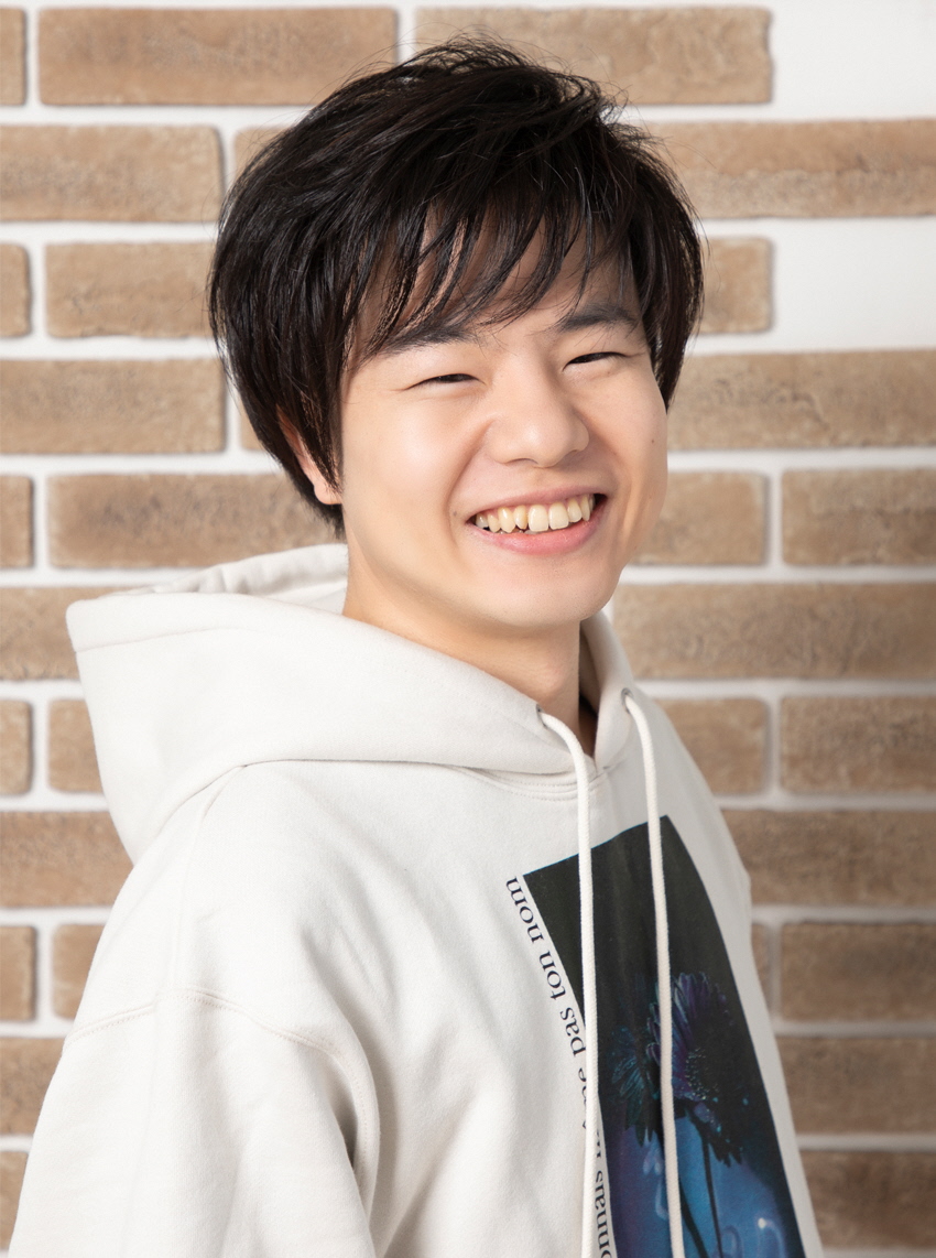 特別審査員　新田杏樹さん