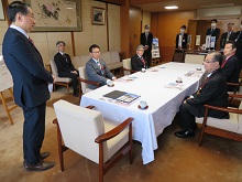 日本郵便株式会社中国支社からの鳥取県立美術館開館記念オリジナルフレーム切手贈呈式1