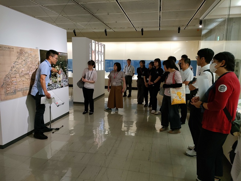 展示活動室「とっとりの藩と城」にて