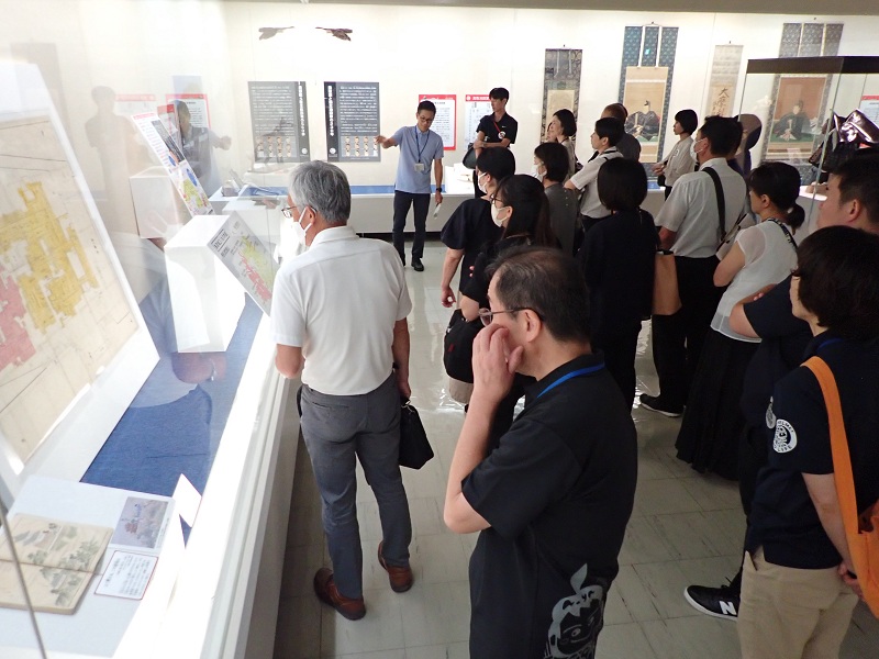 展示活動室「とっとりの藩と城」にて