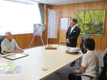 有限会社海老田金属からの鳥取県立美術館事業への寄附に対する感謝状贈呈式2