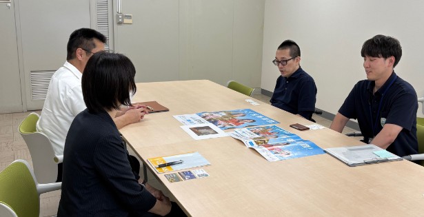 鳥取市内金融機関での協力依頼の写真(その2)