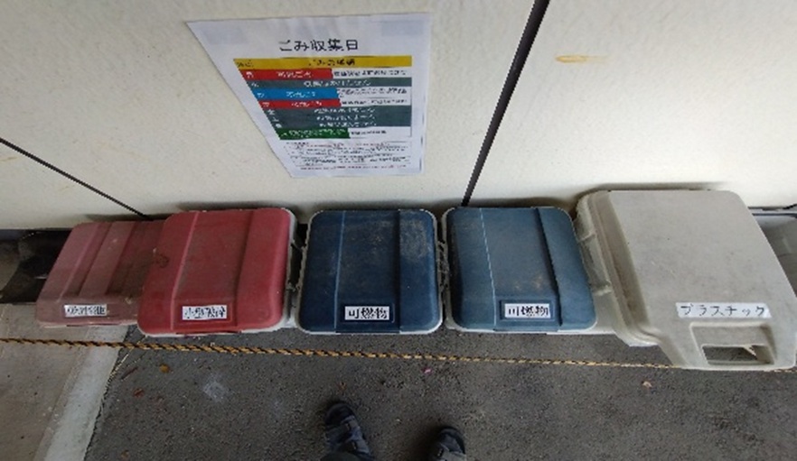 ごみ箱へ分別シール