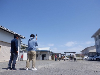測量の訓練の様子
