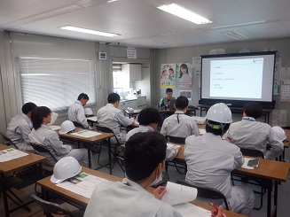 現場見学の様子