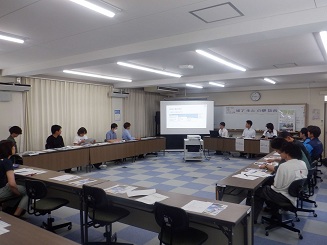 修了生との懇談会の様子