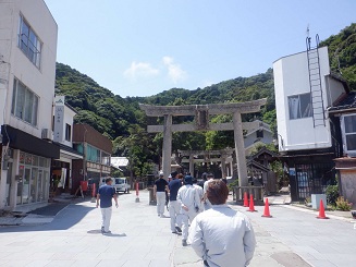 美保神社の見学の様子