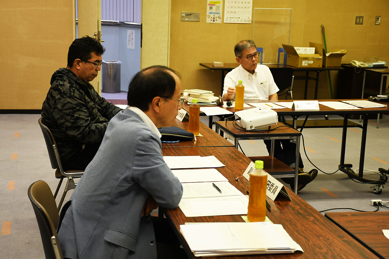 県史編さん会議委員写真3