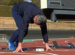 スタートに使われるフラッシュランプの写真1