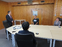 米江龍星さんからの「四足歩行」100mギネス世界記録更新報告会1