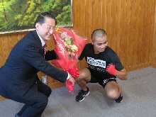 米江龍星さんからの「四足歩行」100mギネス世界記録更新報告会2