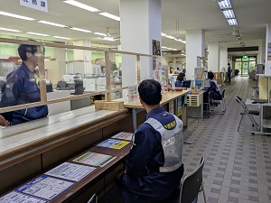 庁舎内にJアラートが鳴動する状況
