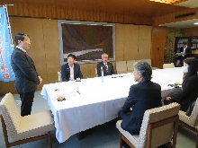 境港市精神障害者家族会まつば会からの木製あいサポートキーホルダー作製報告会1