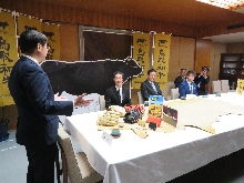 つなぐ株式会社等からの「鳥取和牛 野球グラブプロジェクト」報告会1