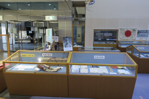 前期：館内の展示風景４（兵士と家族）