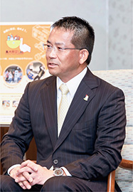 白鳥孝太さんの写真1