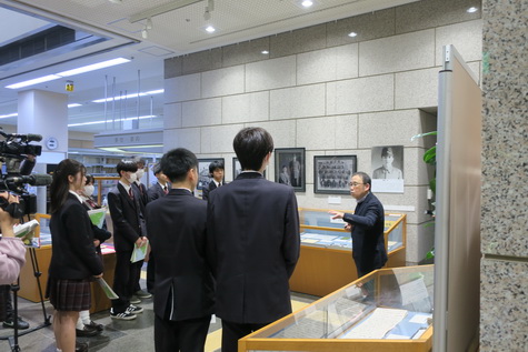 鳥取敬愛高等学校授業展示観覧写真２