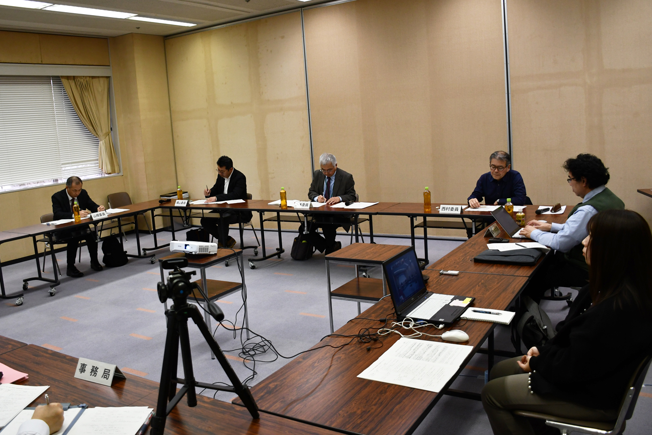 県史編さん委員会写真1