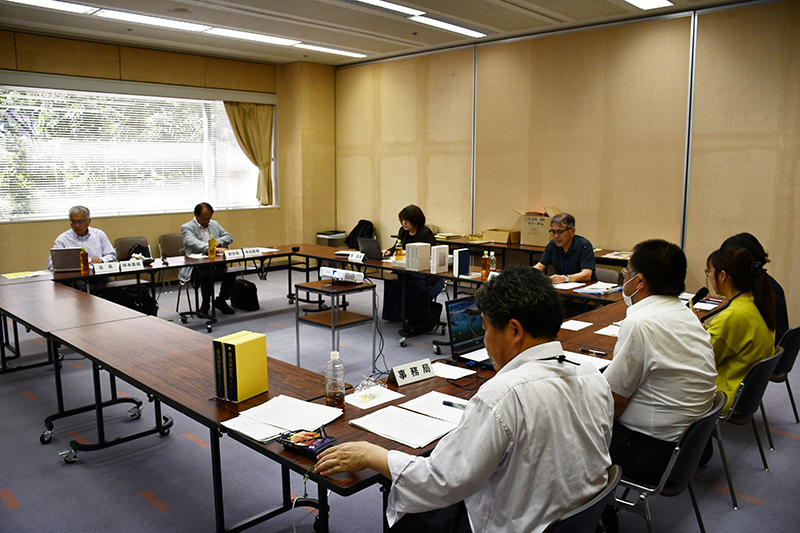 令和8年度第1回県史編さん会議写真1