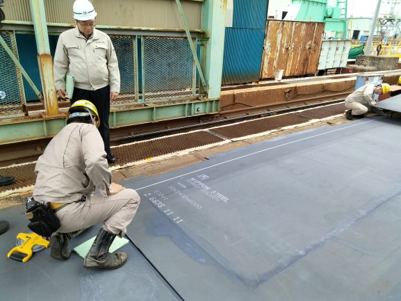 材料検査(長さの確認)