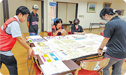 他大学を交えての鳥取県版HUGワークショップの様子