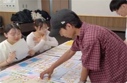 避難所運営ゲームHUGの様子