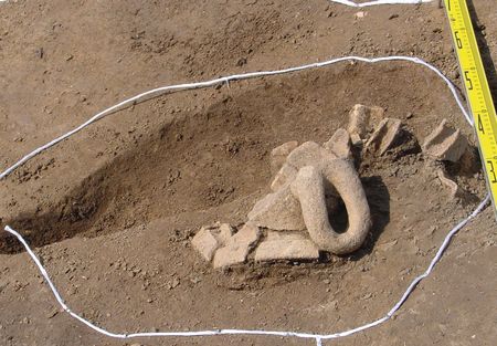 把手付き壺出土