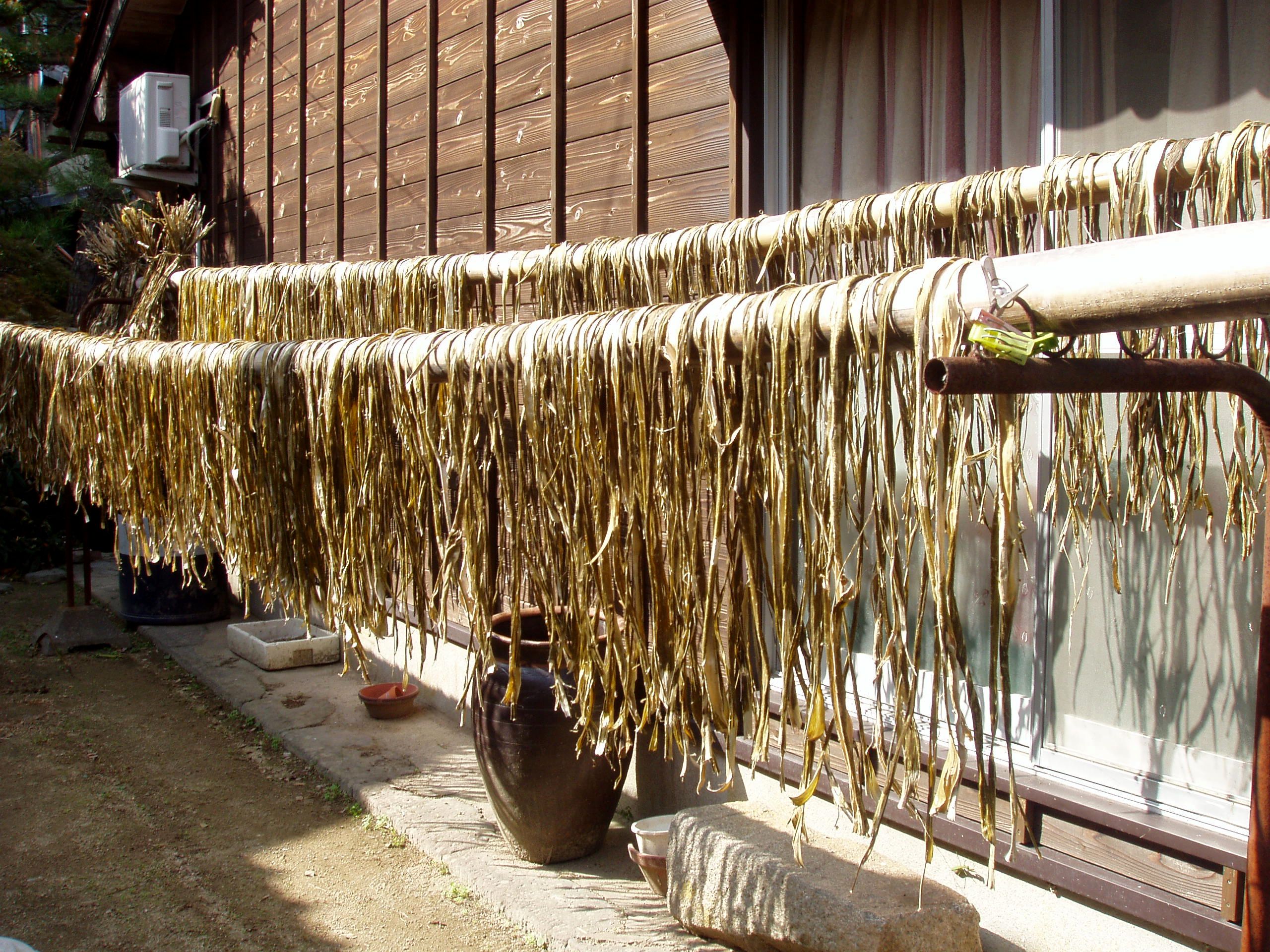 「かご干し」作業