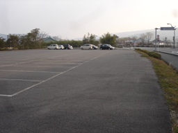 燕趙園西駐車場