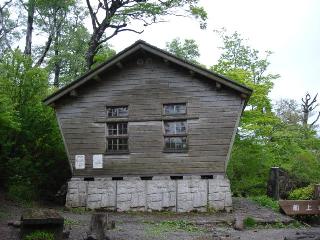 大休峠避難小屋