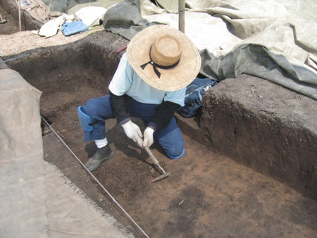 遺構検出作業