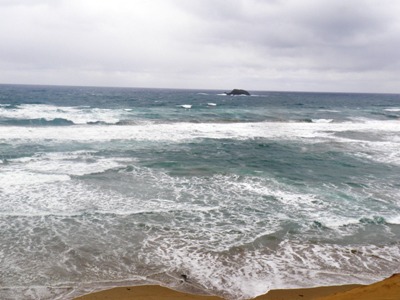 荒波の日本海