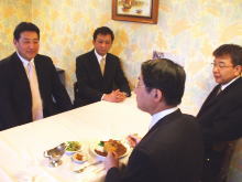 試食