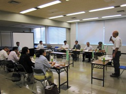 幹事会の様子２枚目