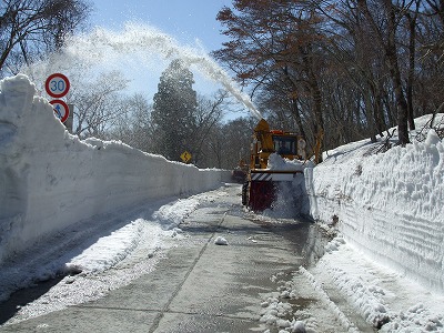除雪中(三の沢付近)