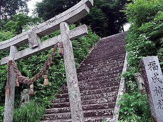 横から見た石段