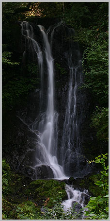 権現滝（雄滝）