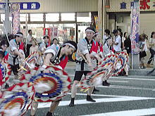 一斉傘踊り