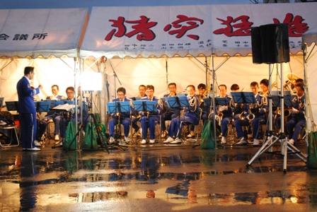 鳥取県警察音楽隊の演奏