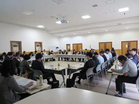 県市町村歴史公文書等保存活用共同会議の様子の写真