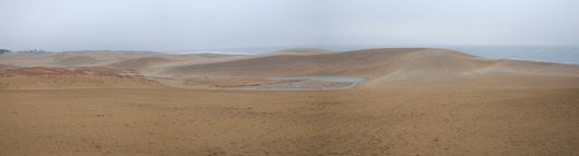 「馬の背」の風景－雨が降っています。　また、風が冷たいです。