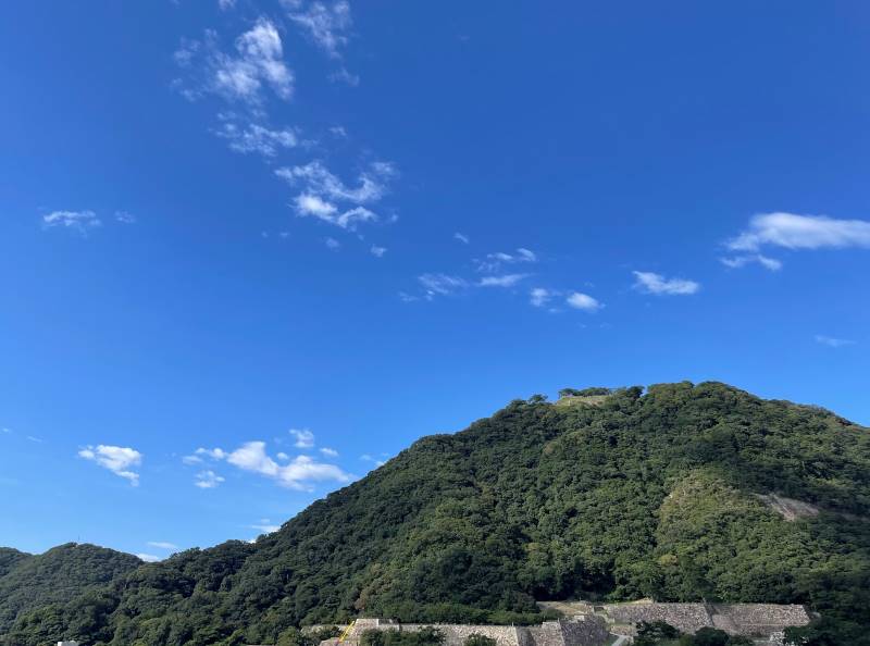 きれいな大気環境下で見れる夏の鳥取城跡