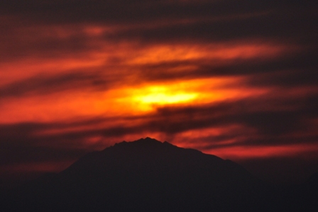 夕日の大山