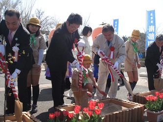 代表植樹の様子２枚目