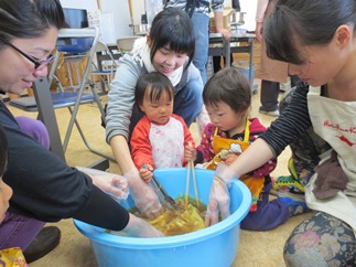 草木染め体験の様子