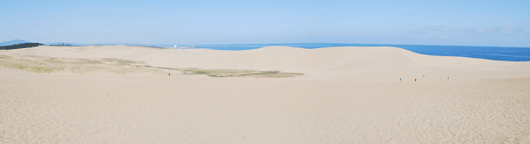 「馬の背」の風景－海、そして青空とのコントラストが鮮やかです