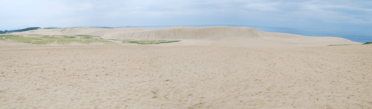 「馬の背」の風景－曇り空の下に広がっています