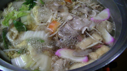 煮えた鍋の写真