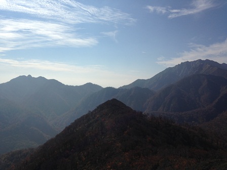 矢筈ヶ山山頂から南方向を望む